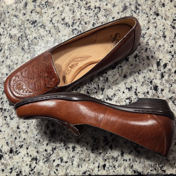 Women's Brown Leather Loafers - Picture 5 of 6